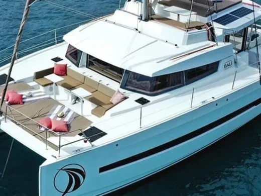 gomadatoursnosybe-excursion-ncatamaran-sailing-02